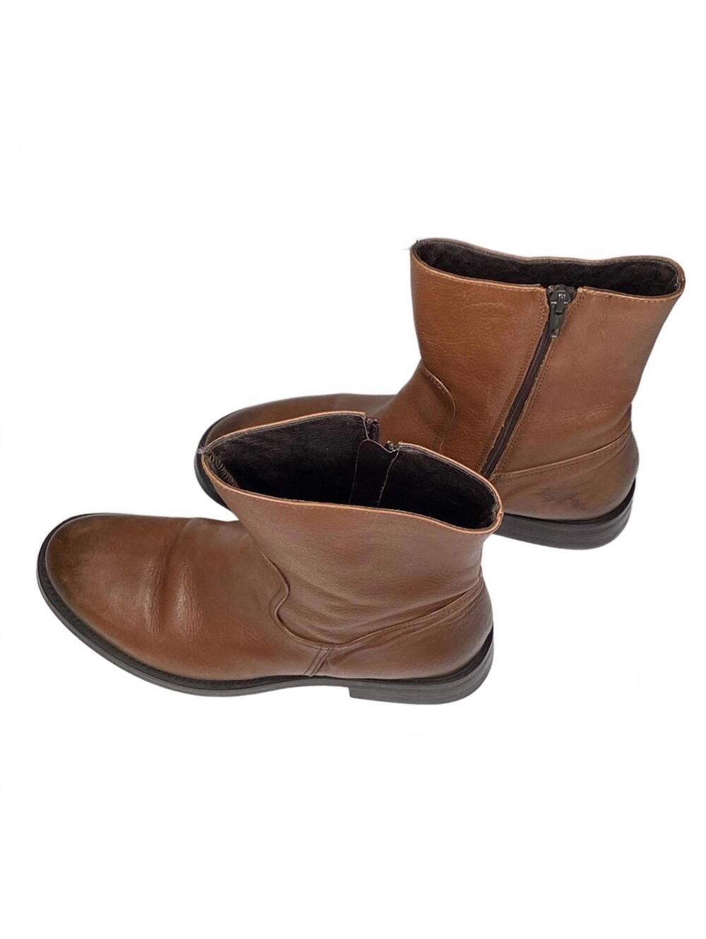 Kalena women’s Italian made leather boots, low heel, zipper, size 39